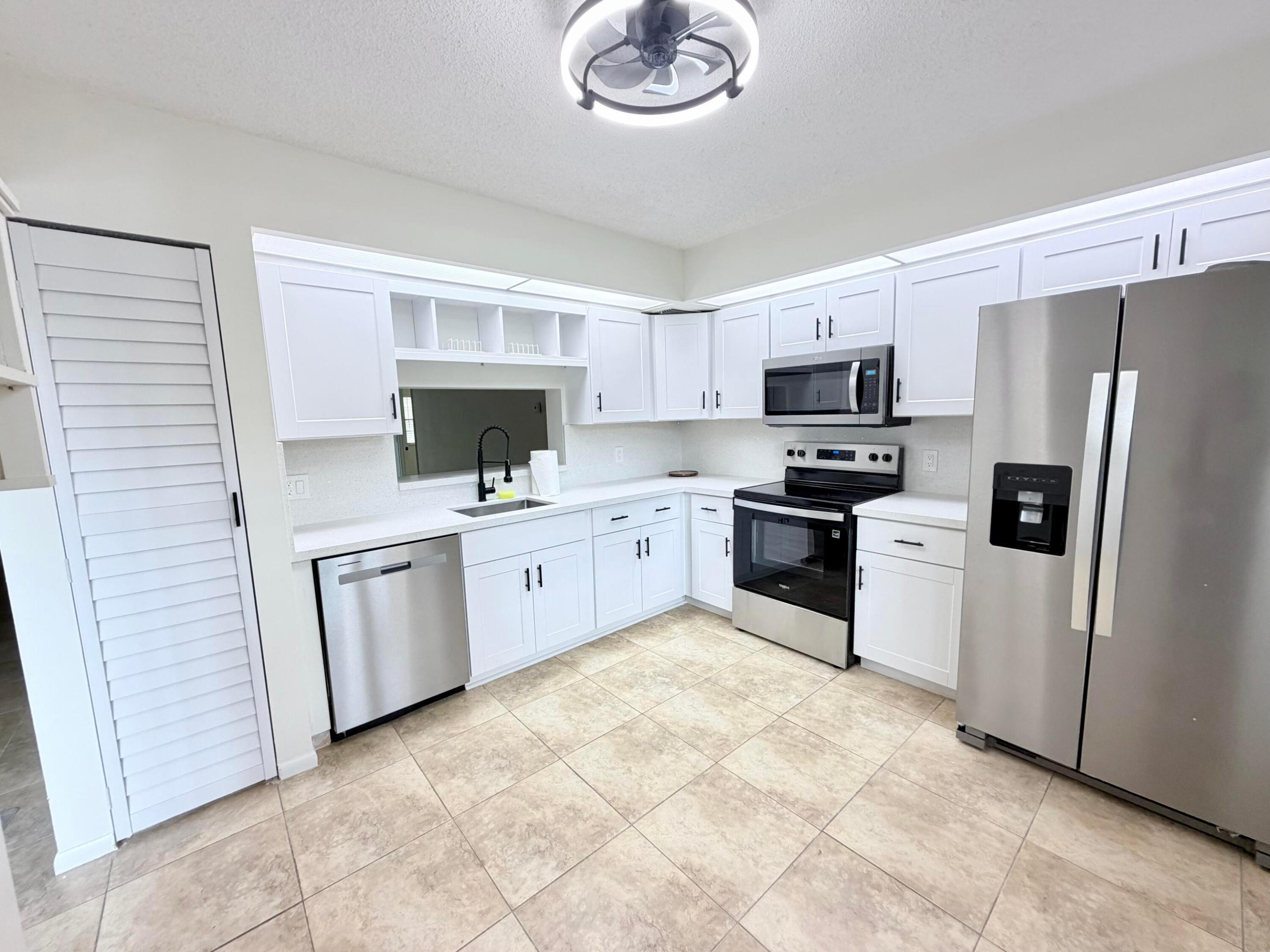 Pembroke Pines photo 2