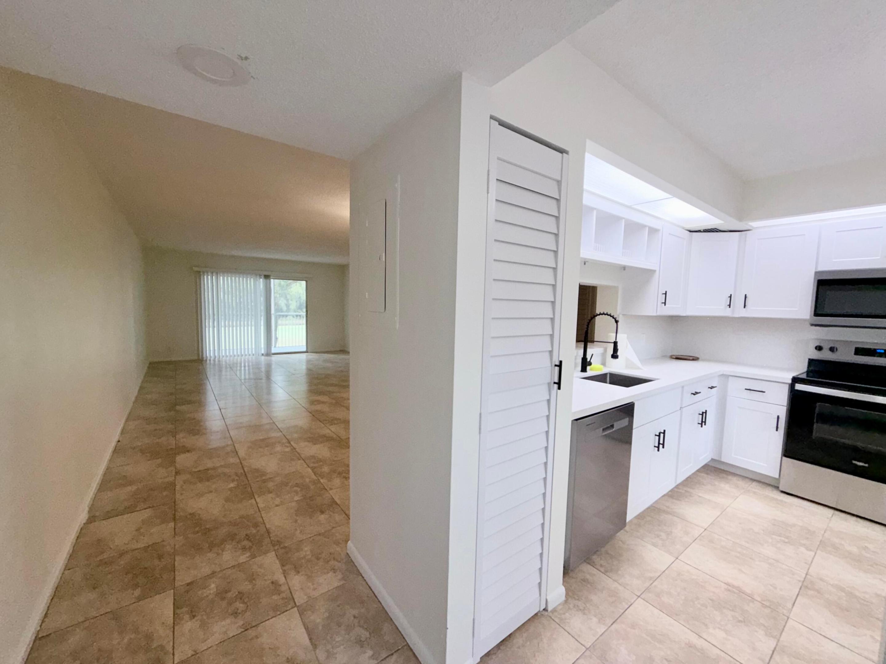 Pembroke Pines photo 3
