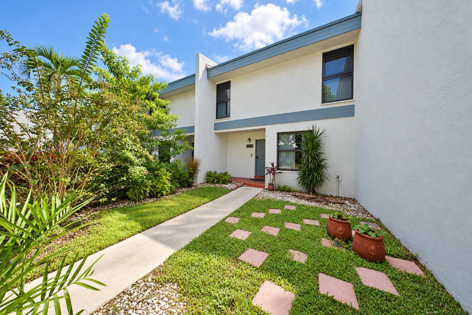 Pembroke Pines photo 2