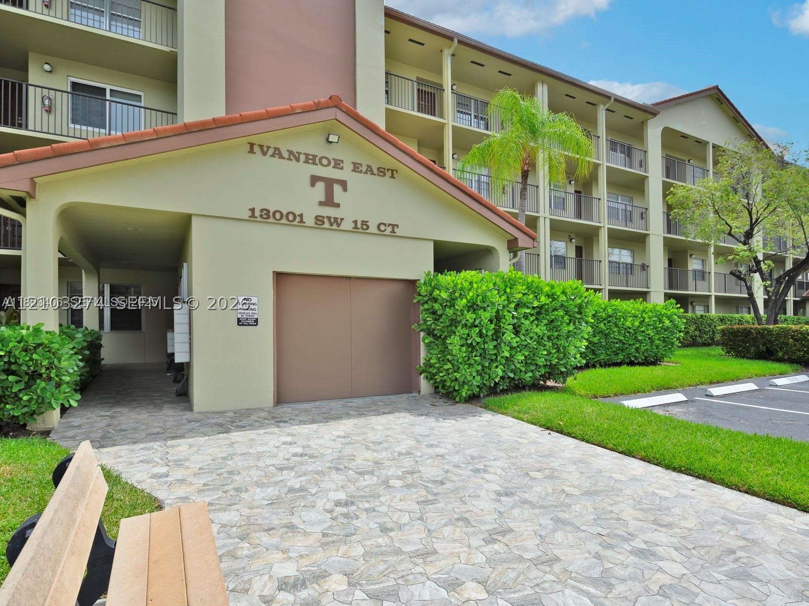Pembroke Pines photo 2