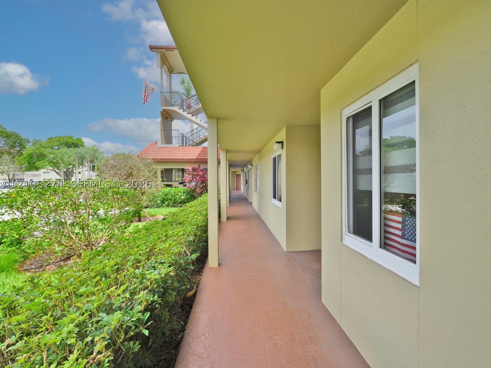 Pembroke Pines photo 3