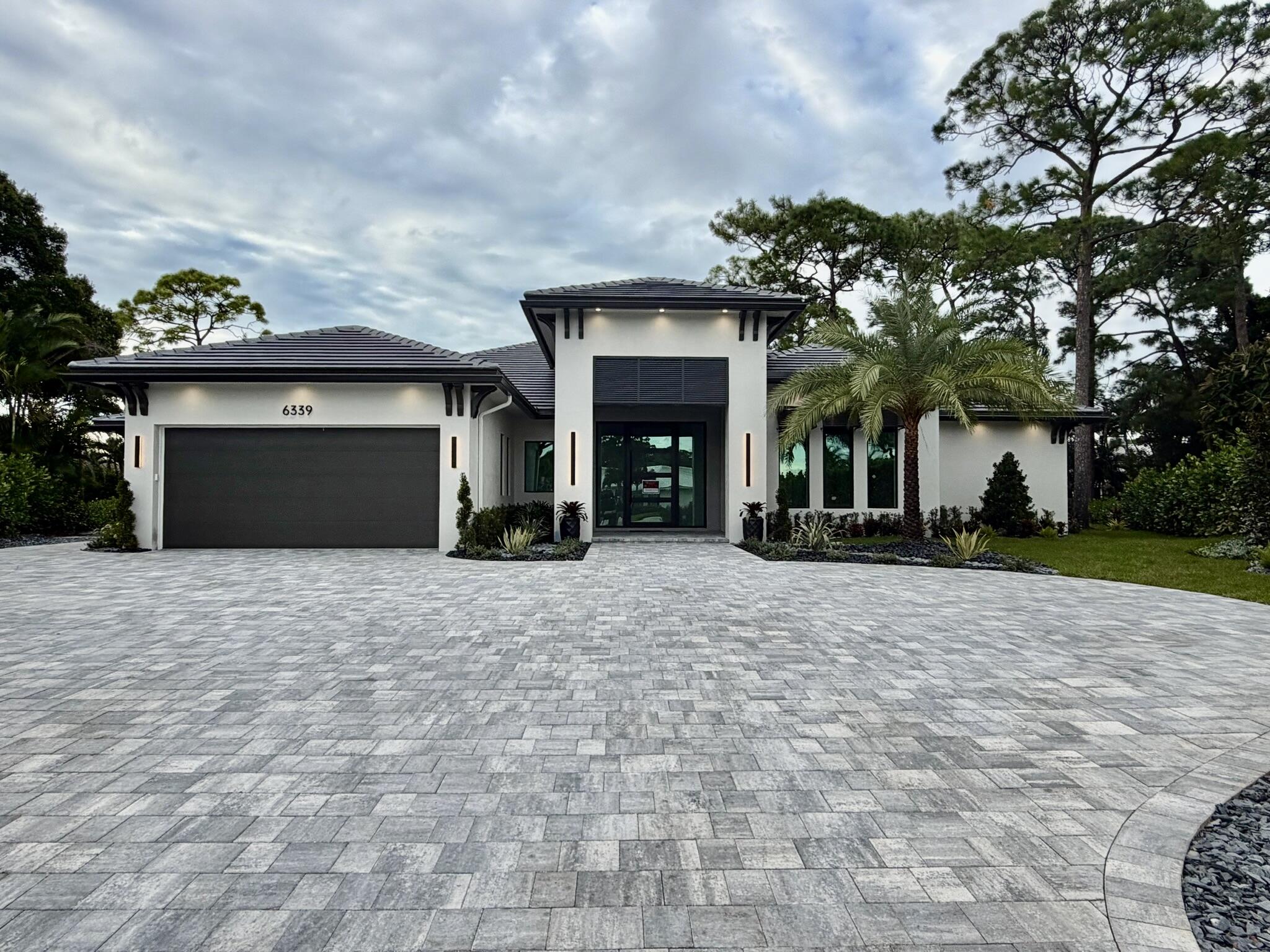 Palm Beach Gardens photo 2