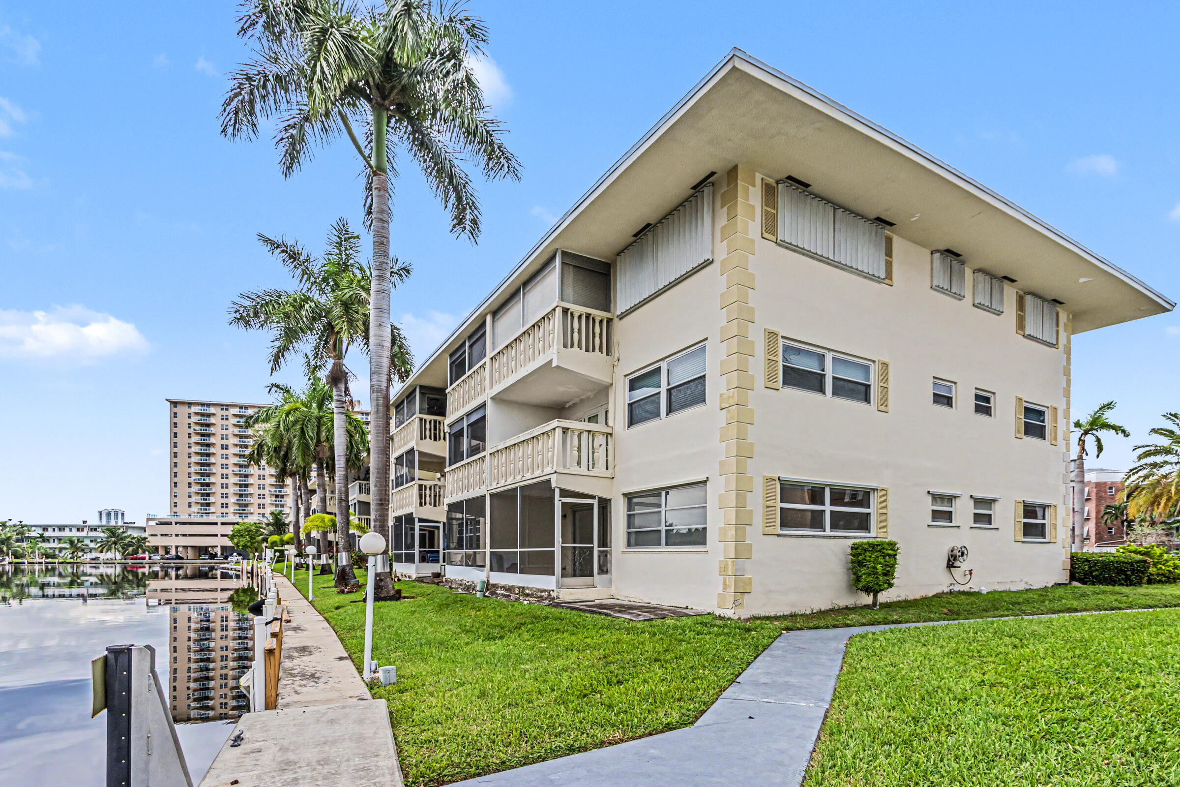 Hallandale Beach photo 5