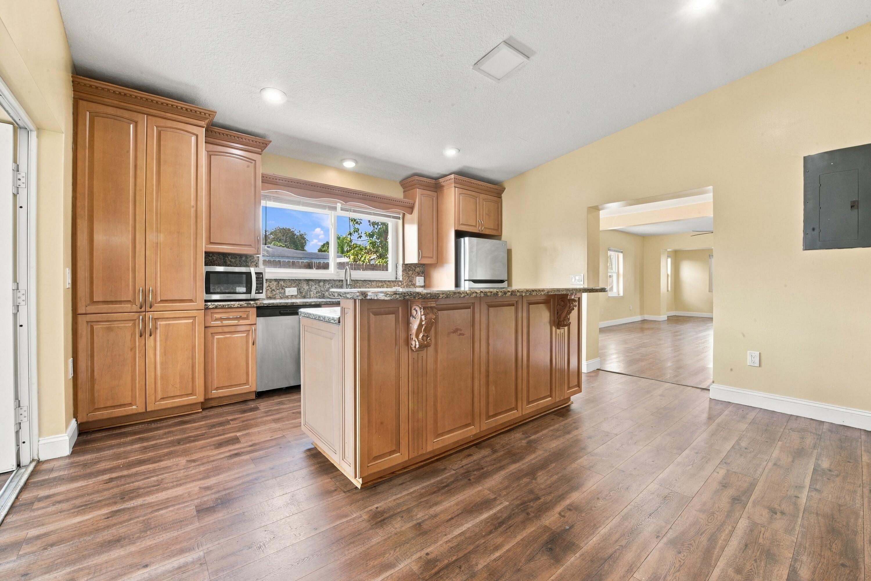 Pembroke Pines photo 2