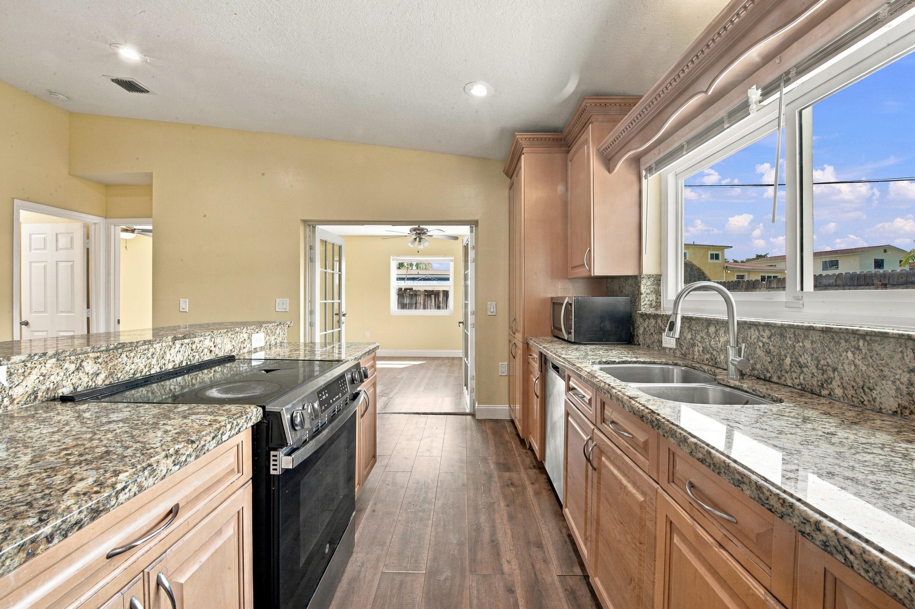 Pembroke Pines photo 4
