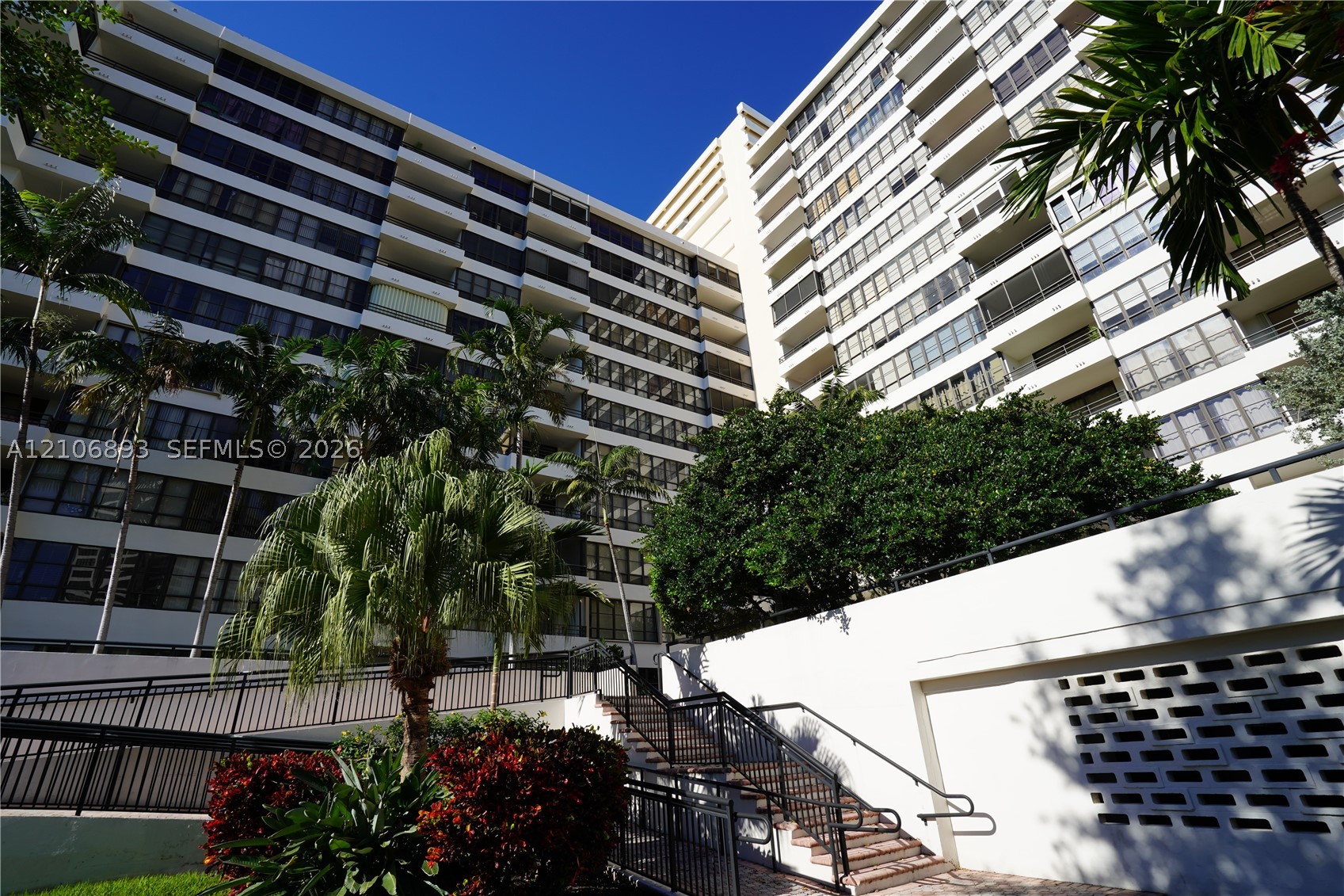 Hallandale Beach photo 2