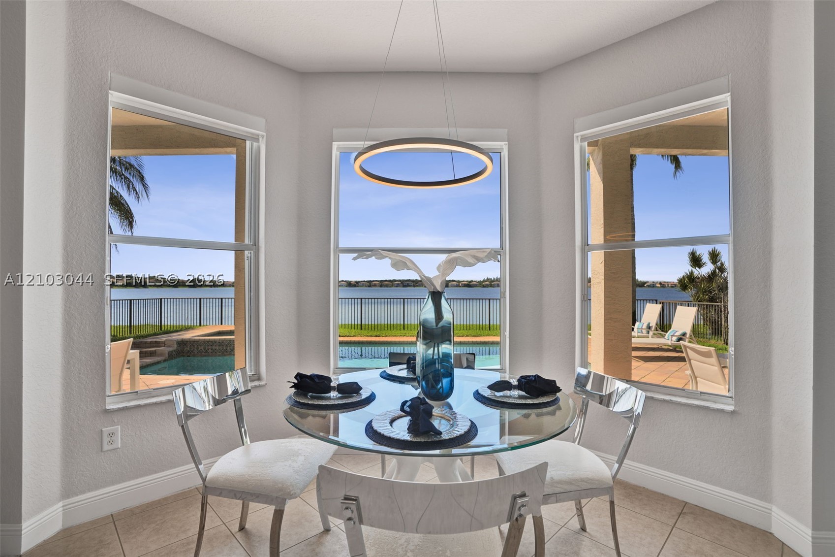 Miramar photo 3