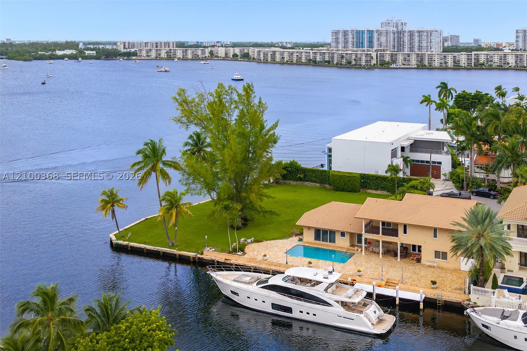 North Miami Beach photo 2