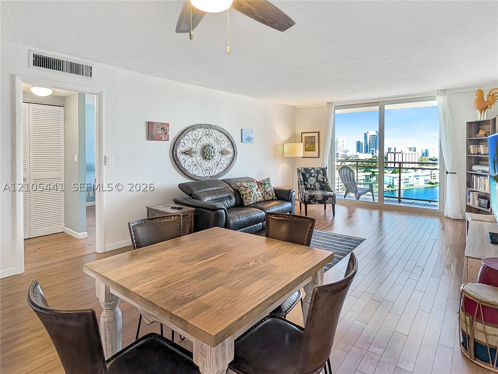 Hallandale Beach photo 3