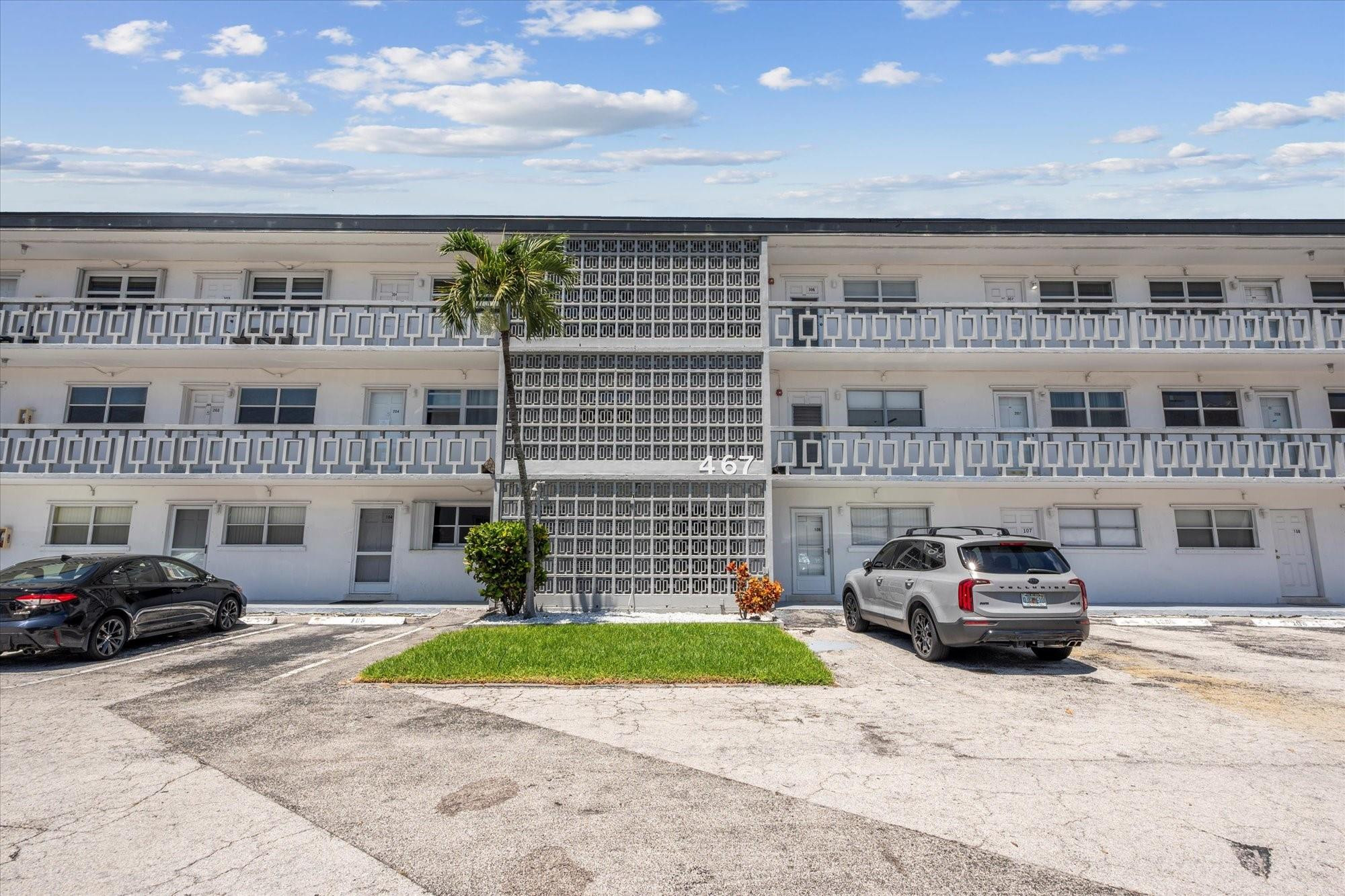 Hallandale Beach photo 2