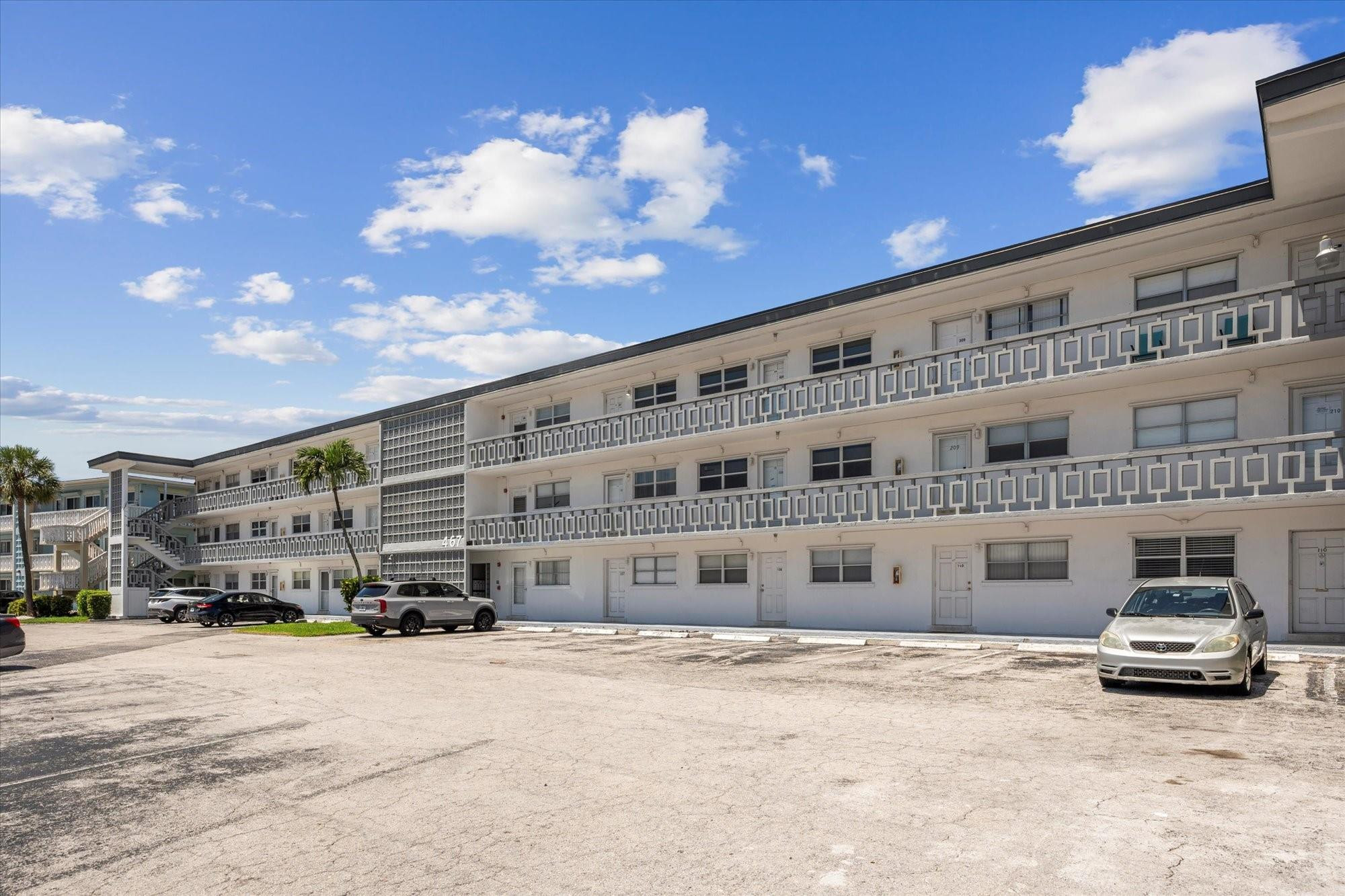 Hallandale Beach photo 3