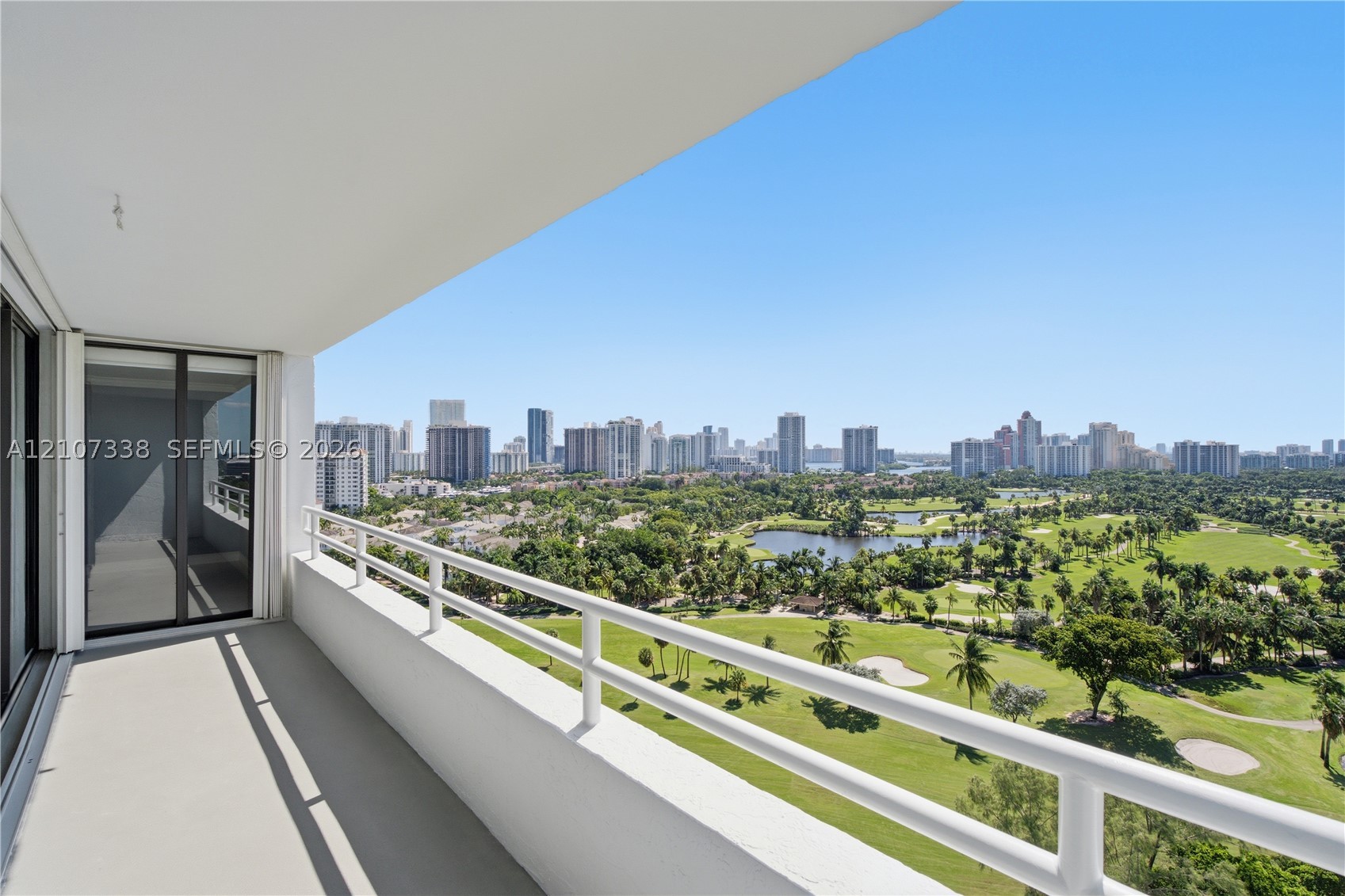 Aventura photo 3