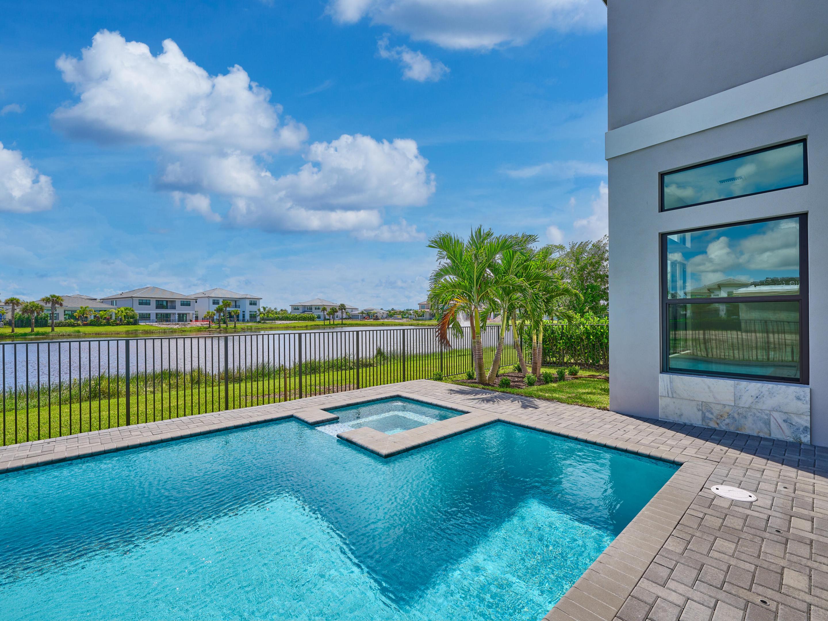 Palm Beach Gardens photo 3