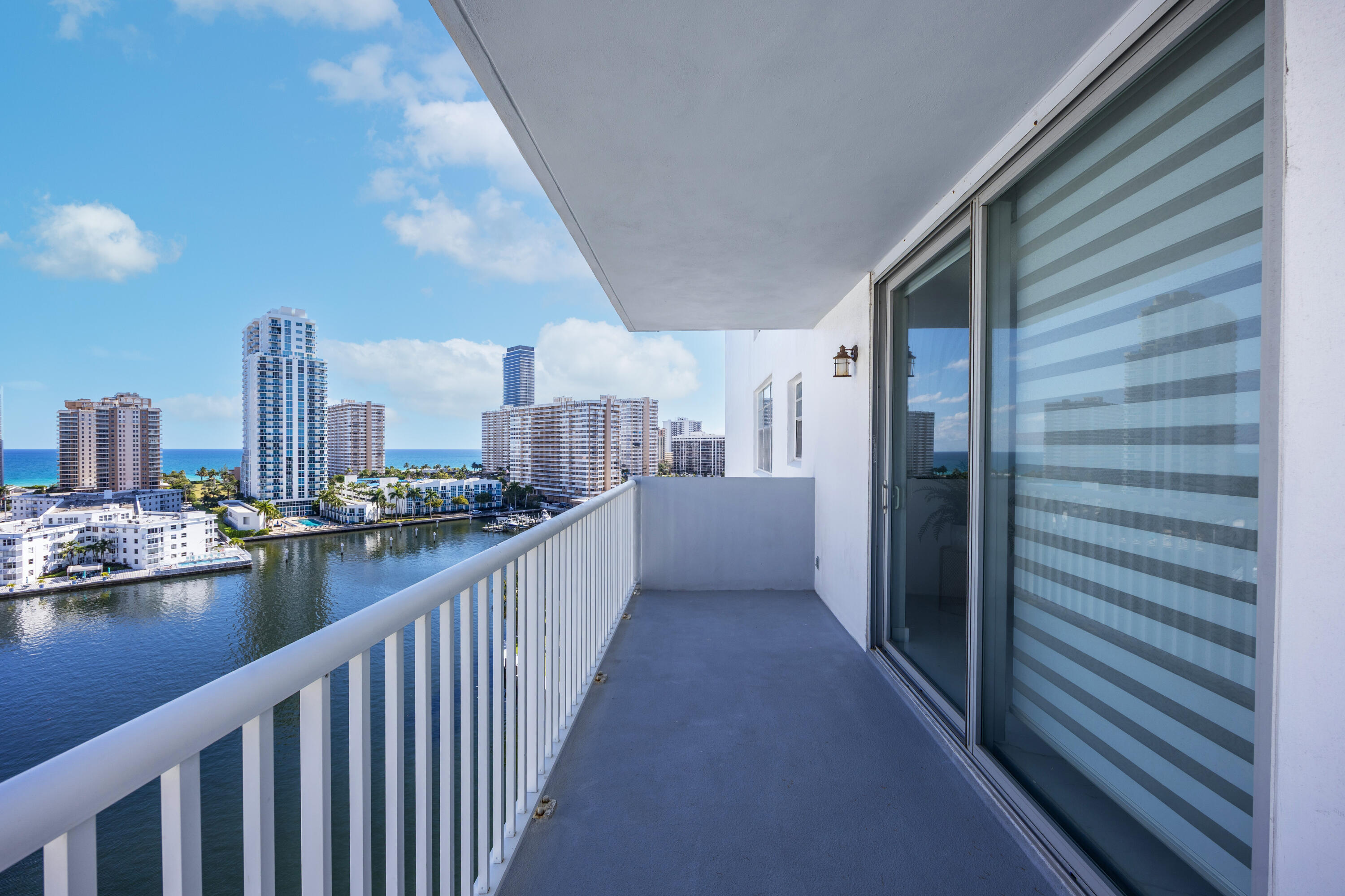 Hallandale Beach photo 2