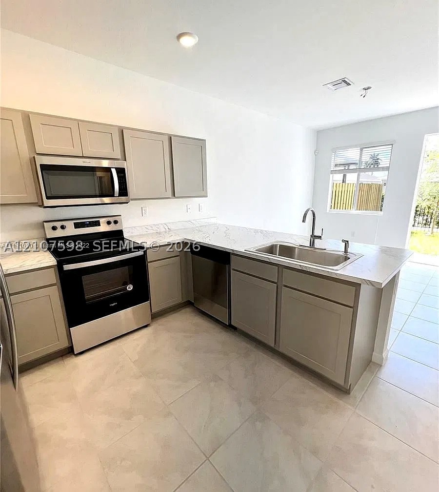 Miami Gardens photo 4