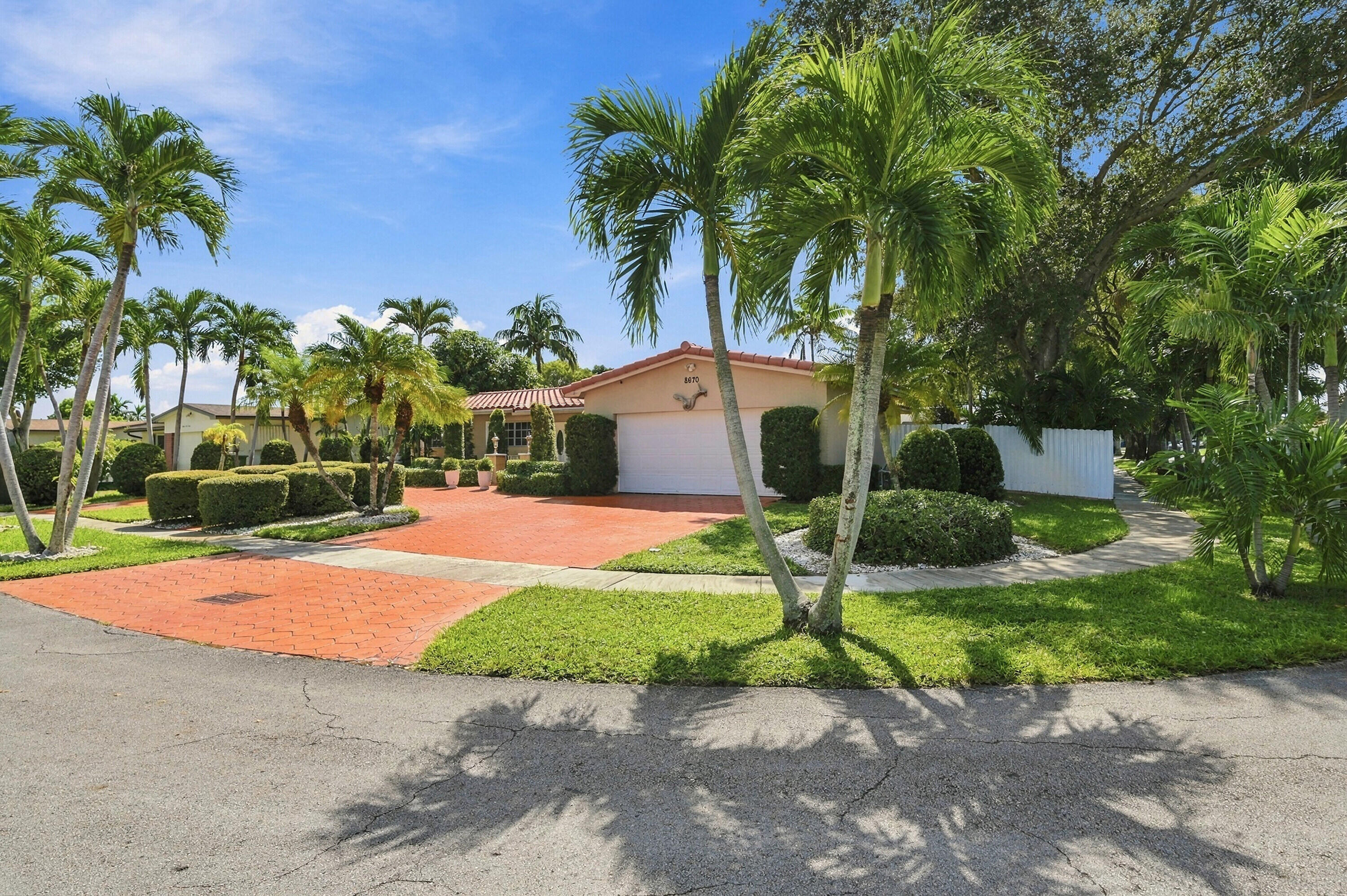 Pembroke Pines photo 3