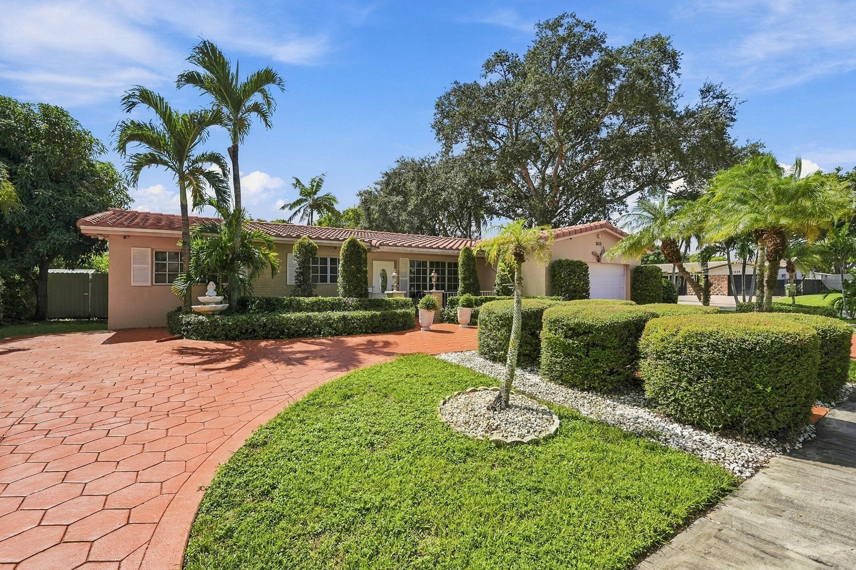 Pembroke Pines photo 4