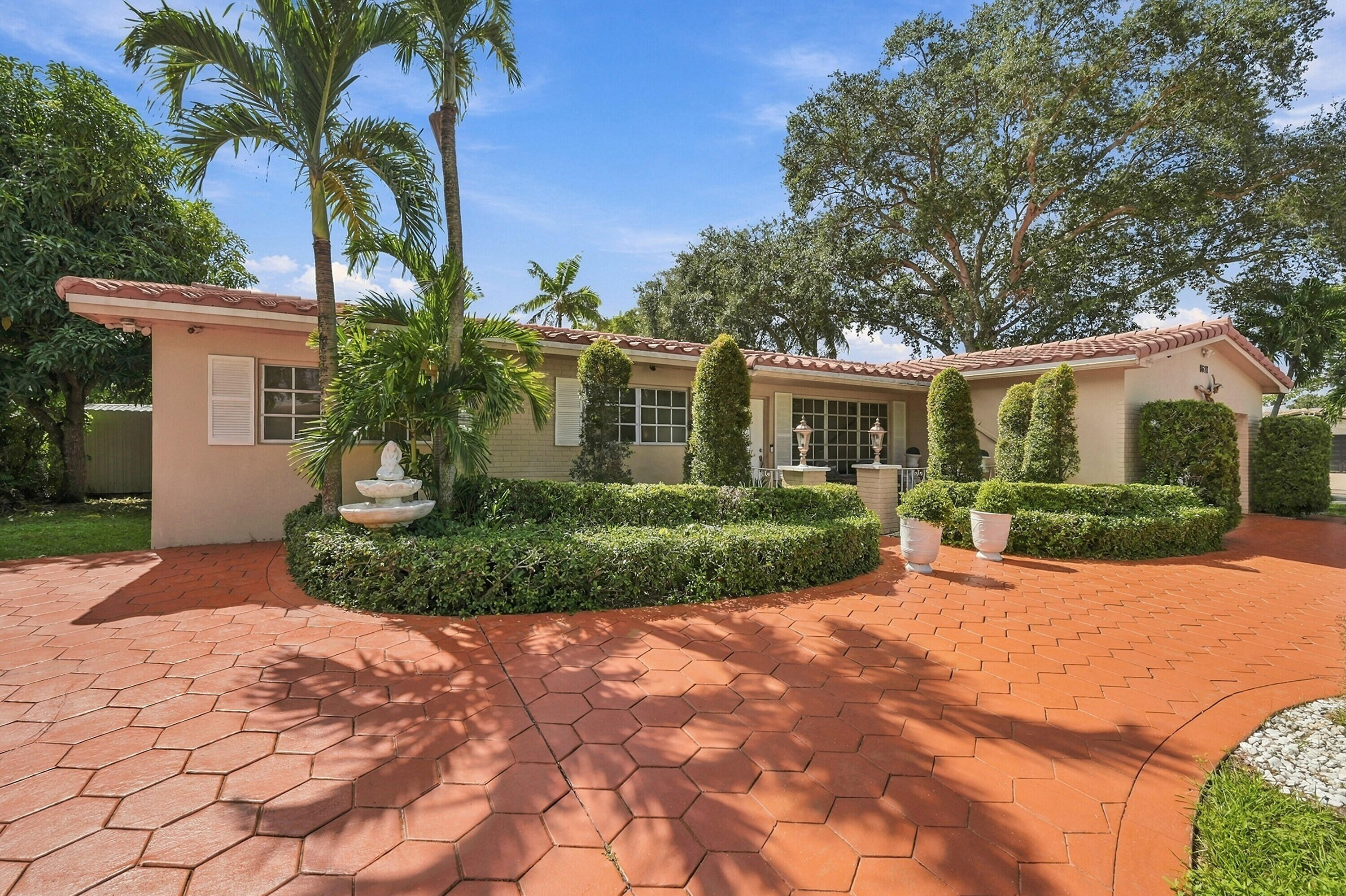 Pembroke Pines photo 5