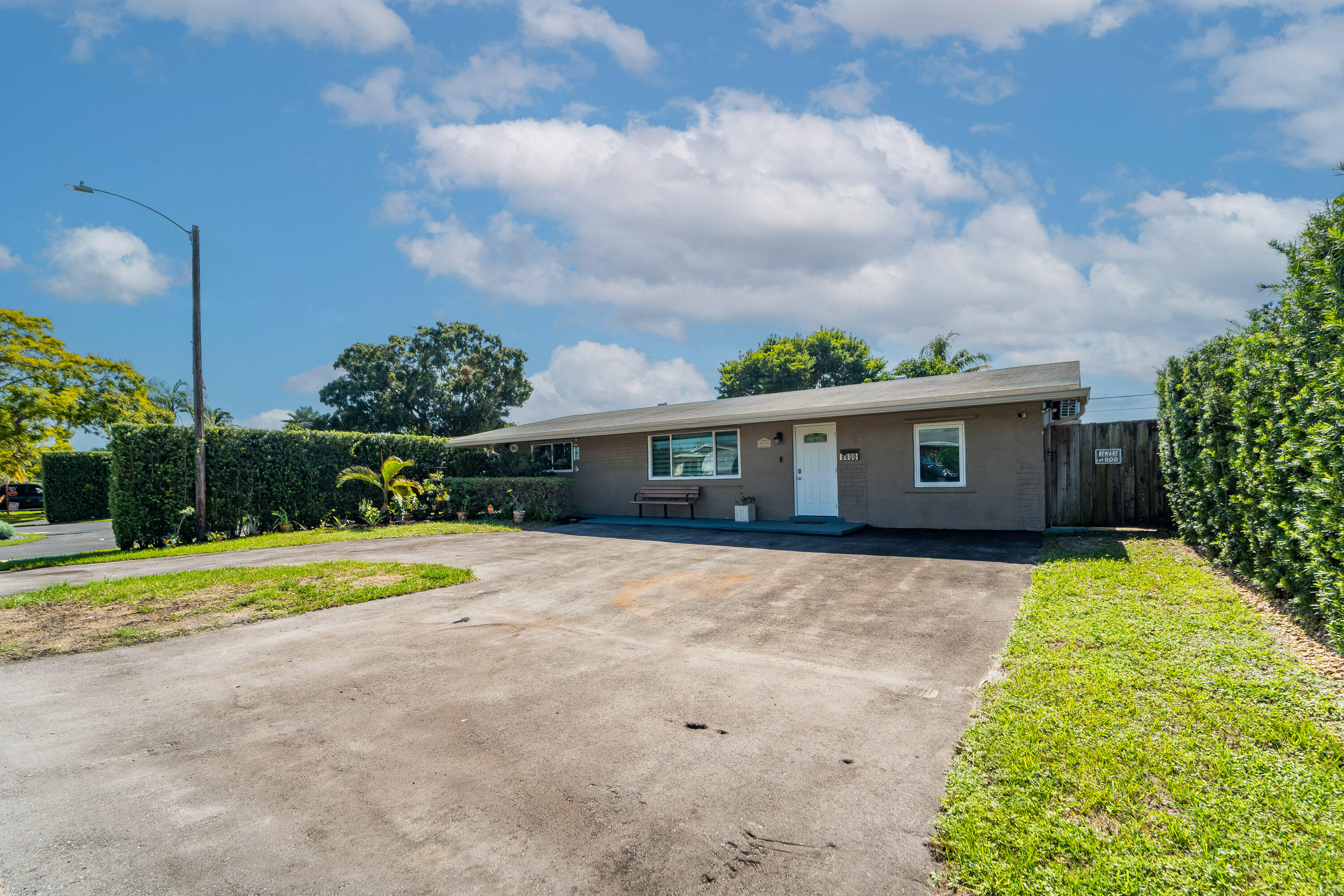 Pembroke Pines photo 2