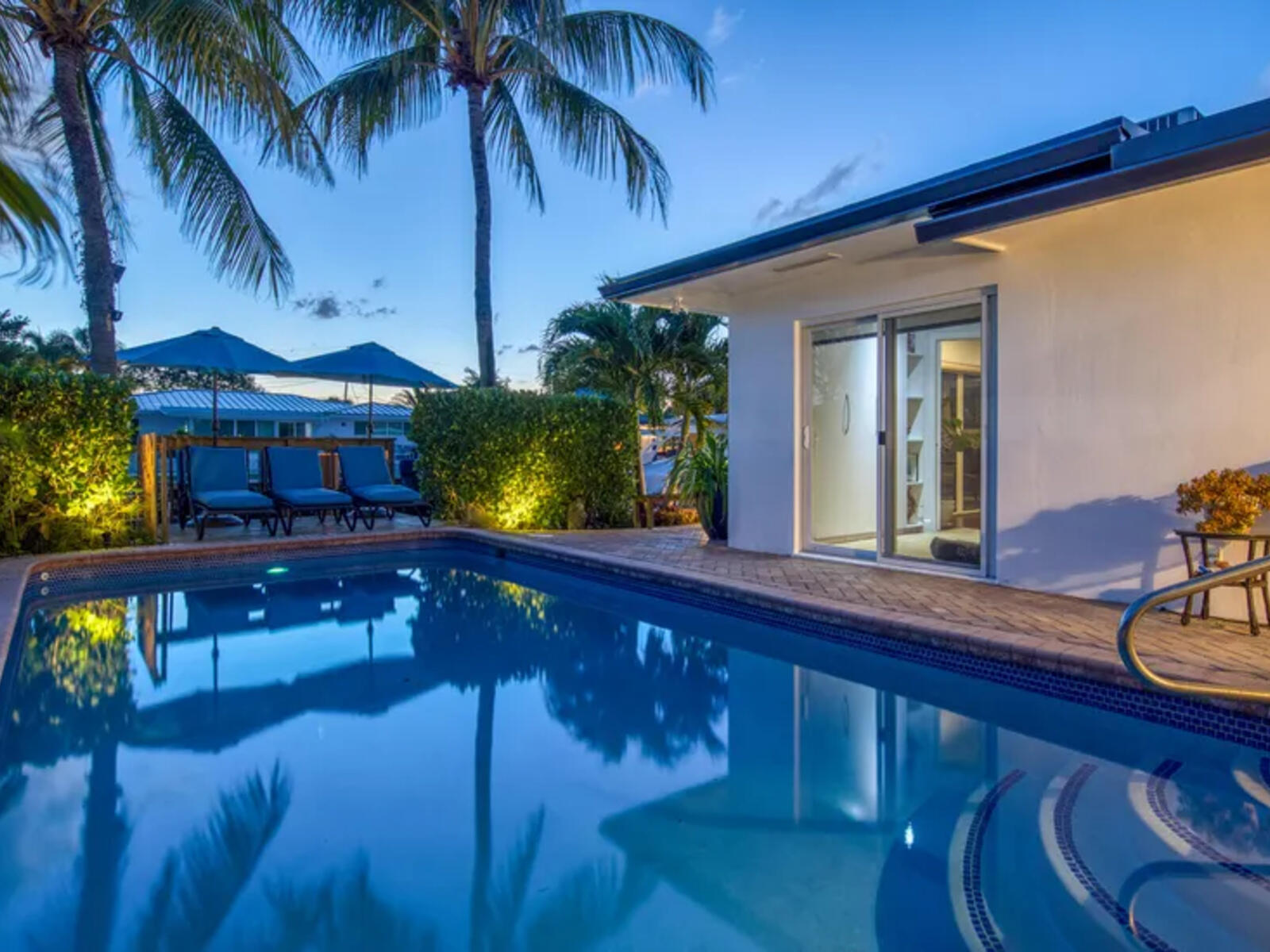 Wilton Manors photo 2