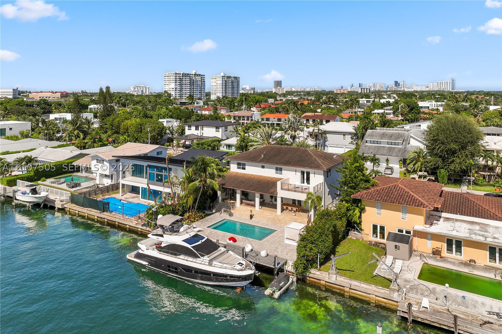 North Miami photo 4