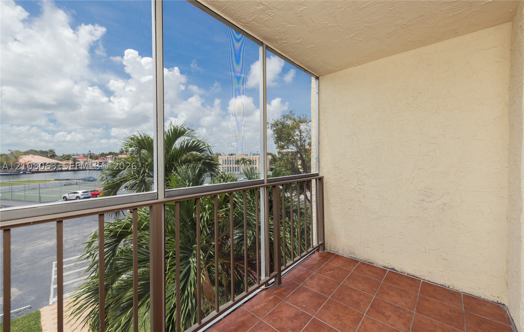 Hallandale Beach photo 2