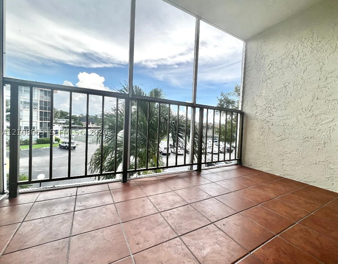 Hallandale Beach photo 3