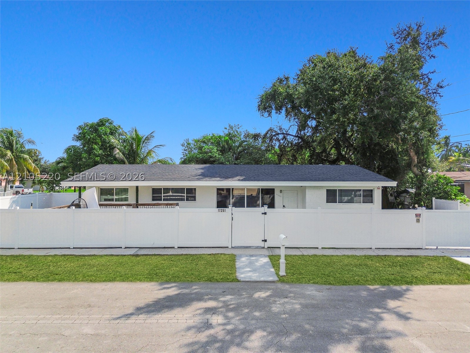 North Miami Beach photo 2