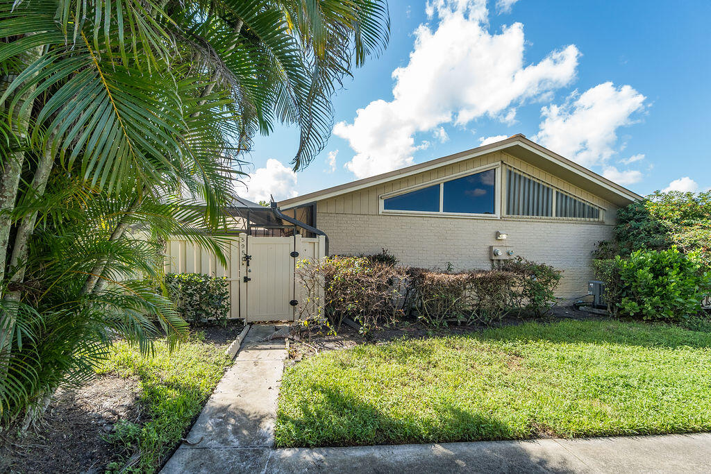 Palm Beach Gardens photo 2