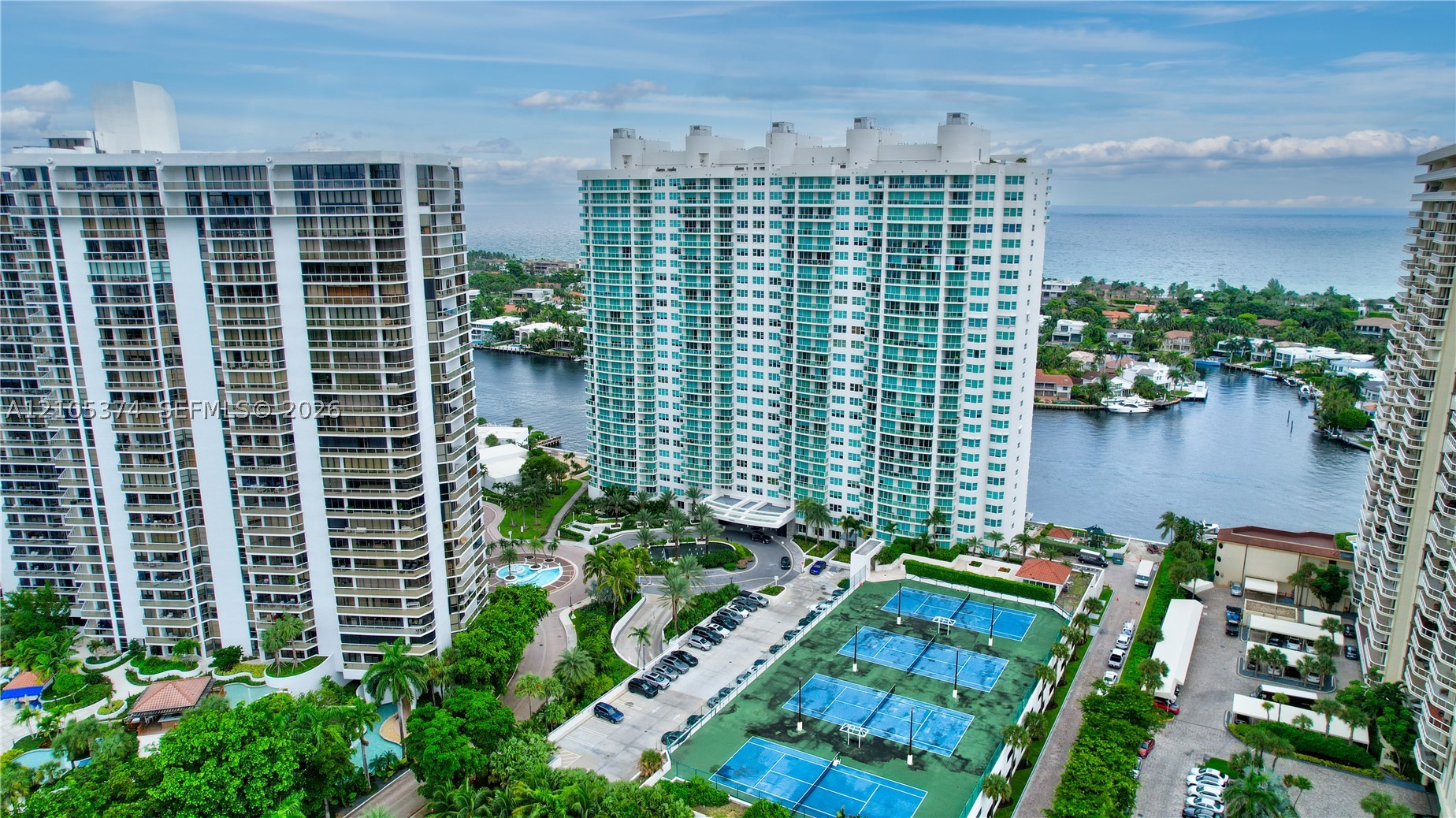 Aventura photo 2