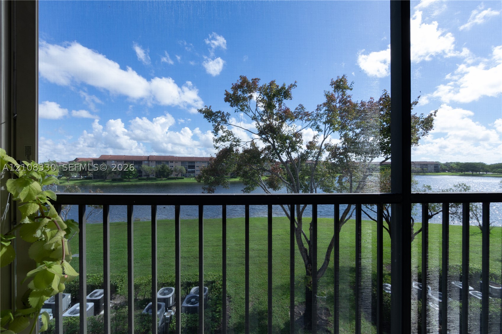 Pembroke Pines photo 2