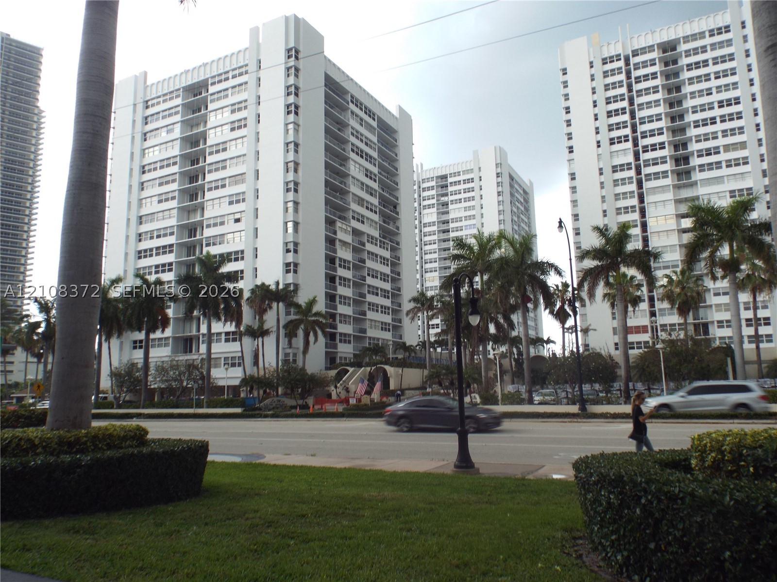 Hallandale Beach photo 2