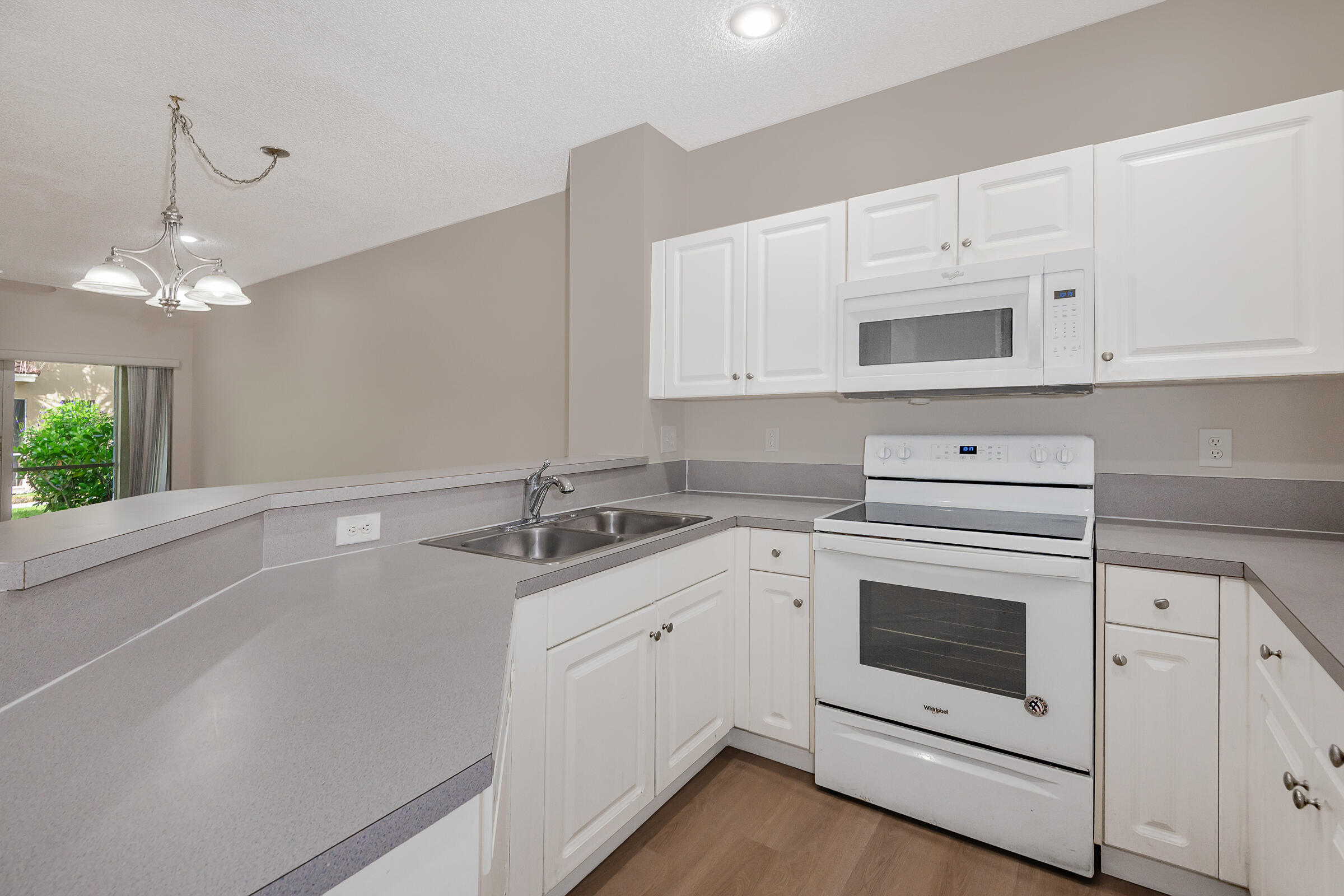 Pembroke Pines photo 2