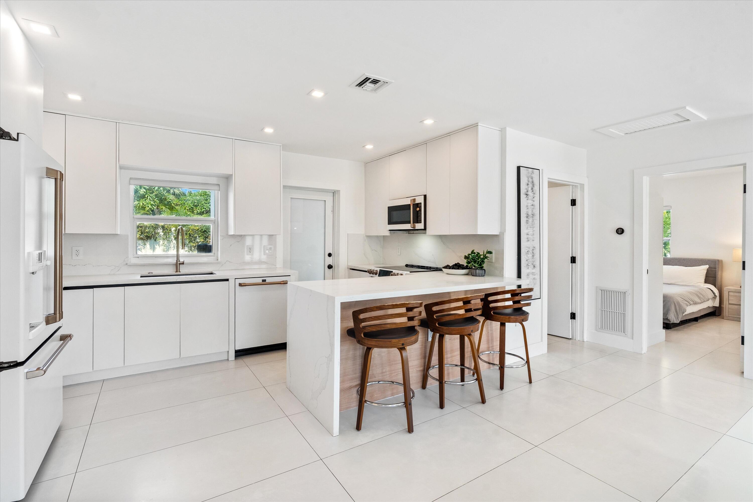 Wilton Manors photo 5