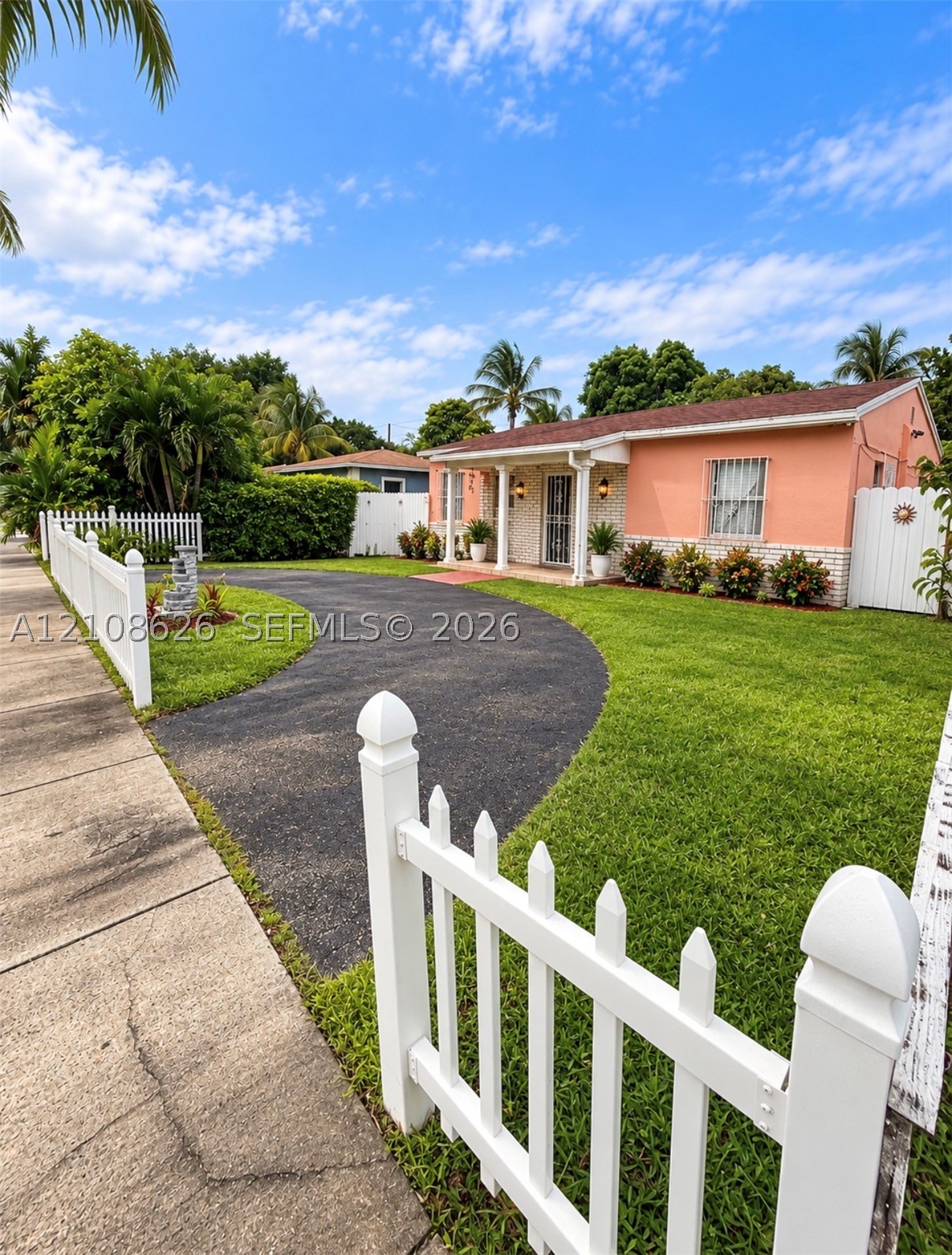North Miami Beach photo 2