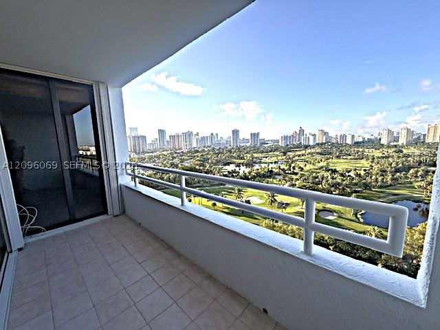 Aventura photo 2