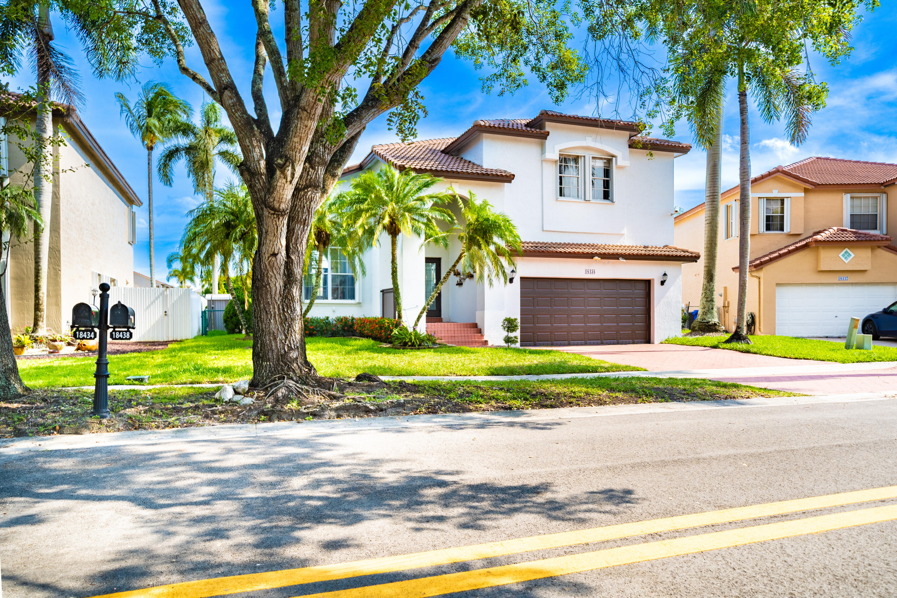Pembroke Pines photo 2