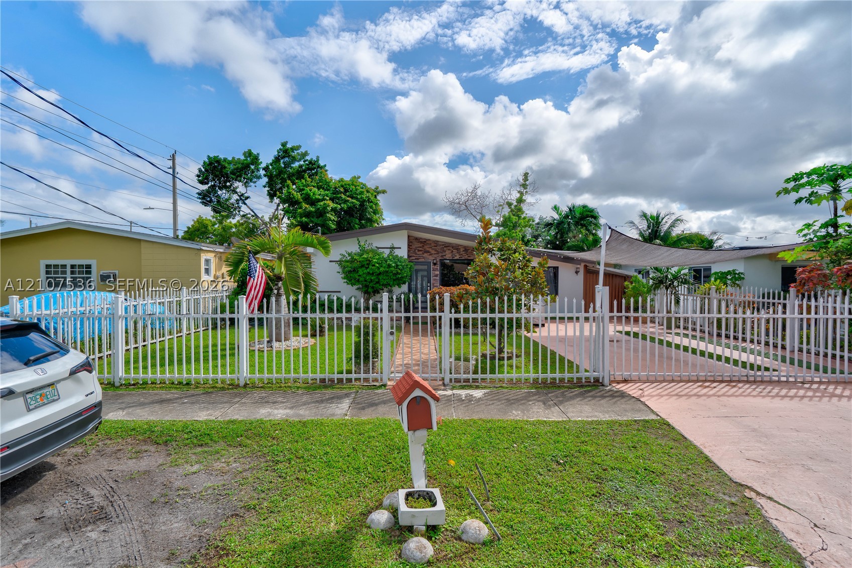 North Miami Beach photo 2
