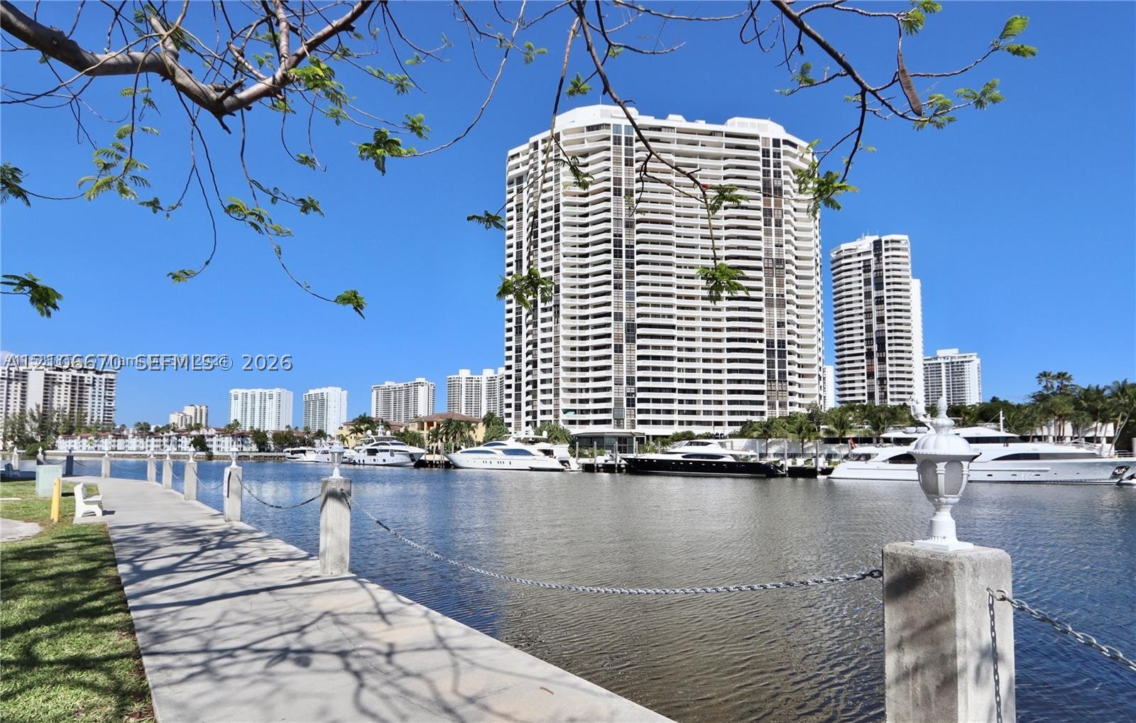 Aventura photo 3