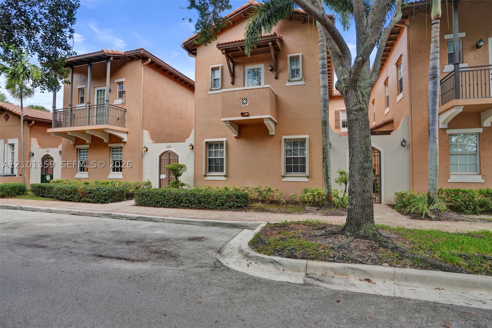 Pembroke Pines photo 2