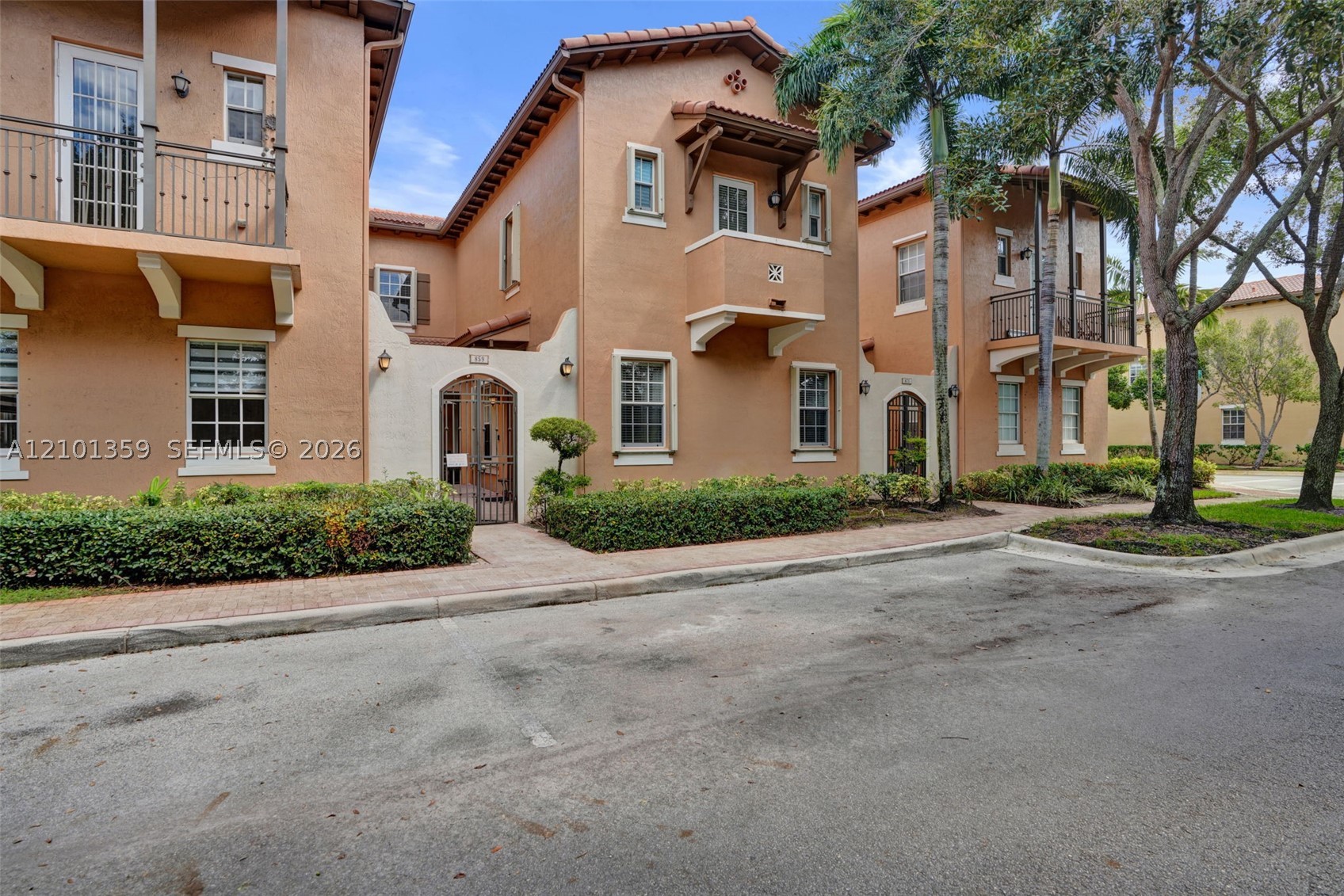 Pembroke Pines photo 3