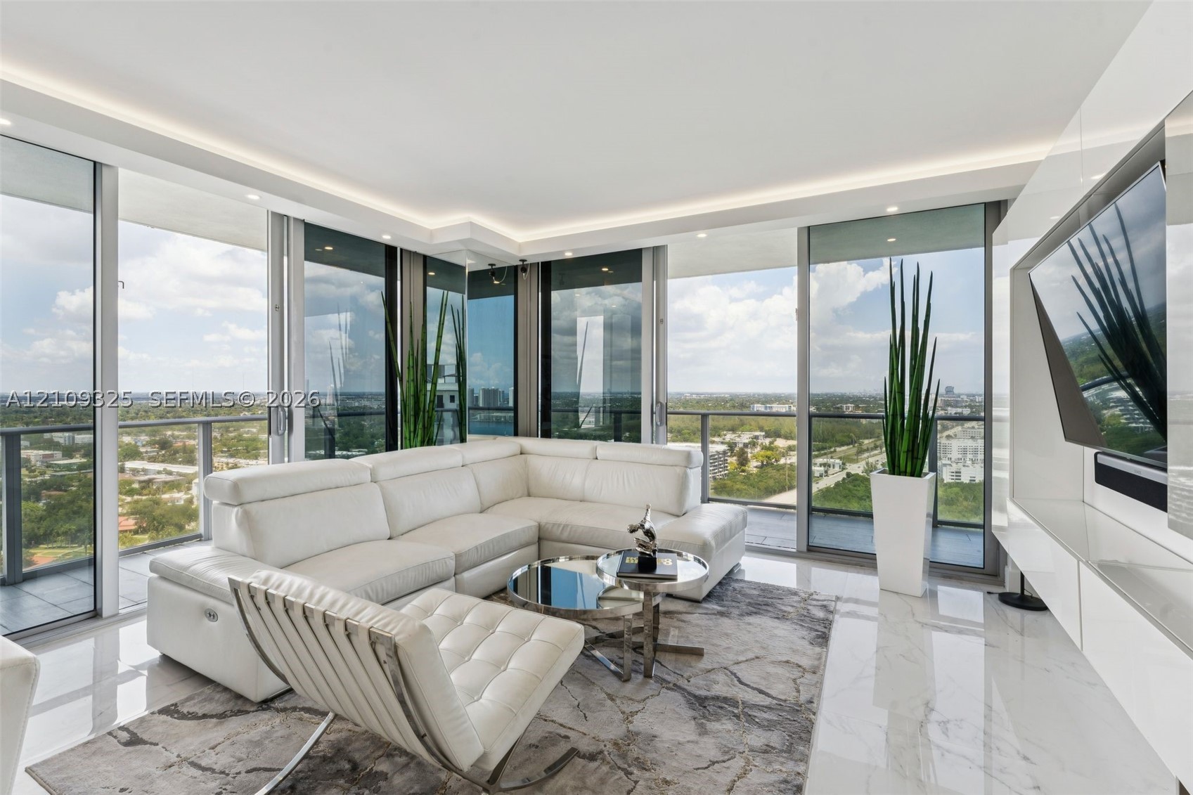 North Miami Beach photo 2