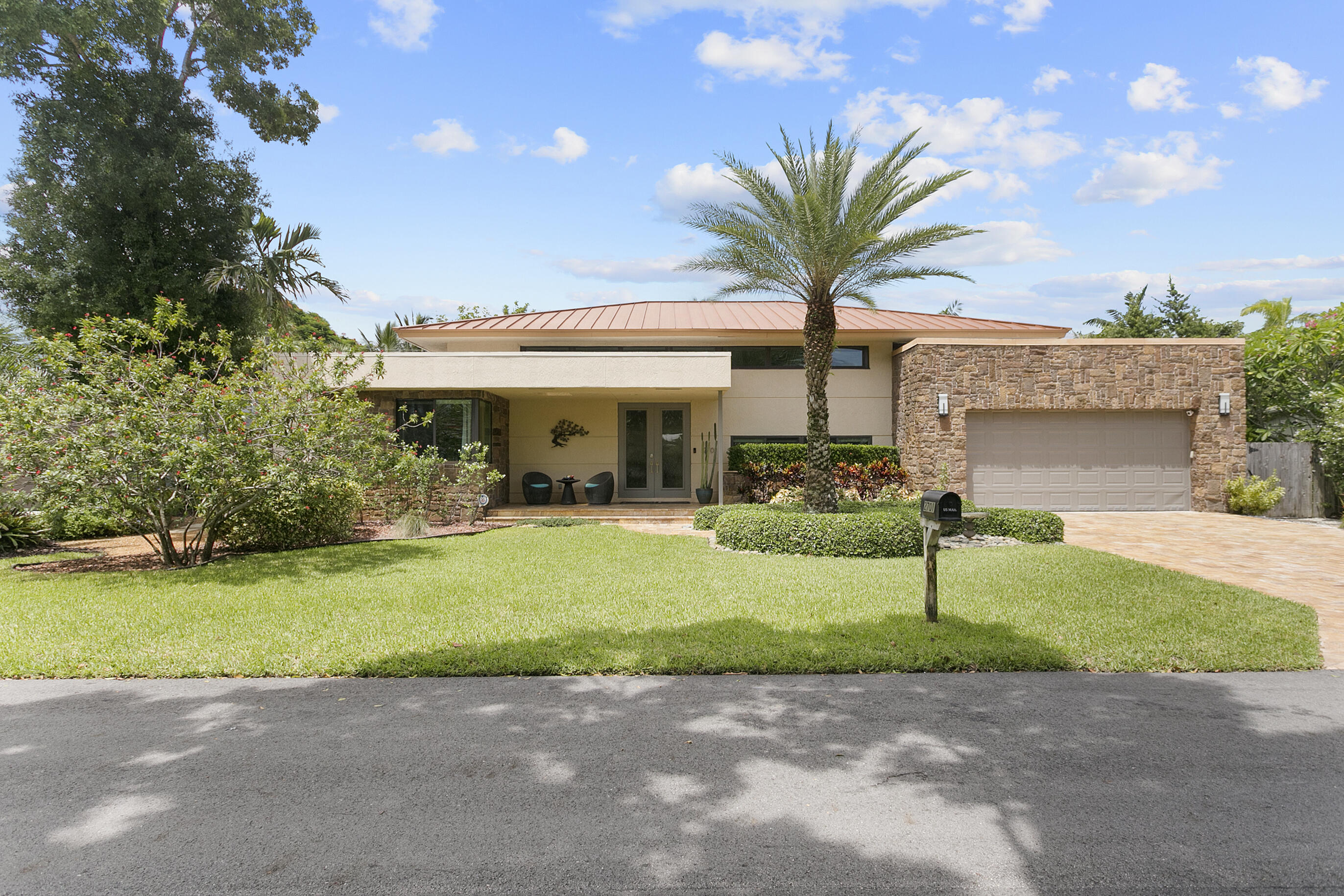 Wilton Manors photo 2