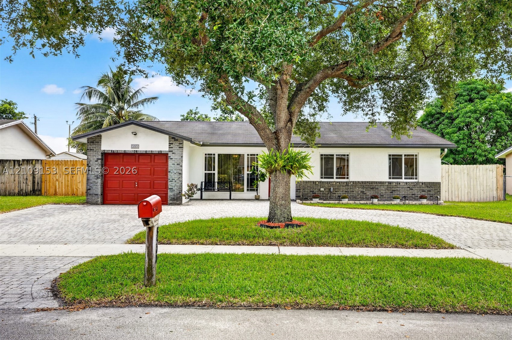 Pembroke Pines photo 2