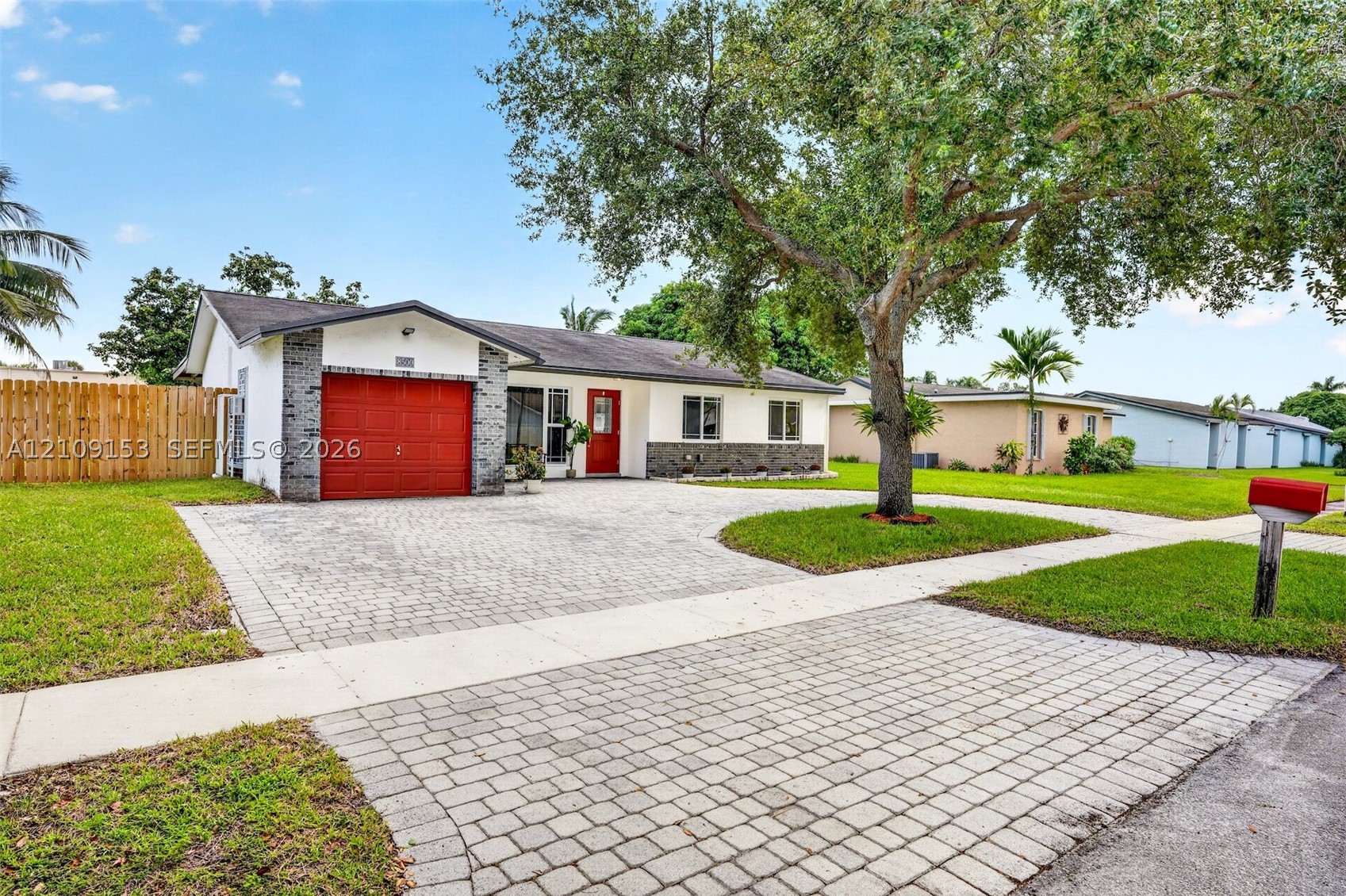 Pembroke Pines photo 4