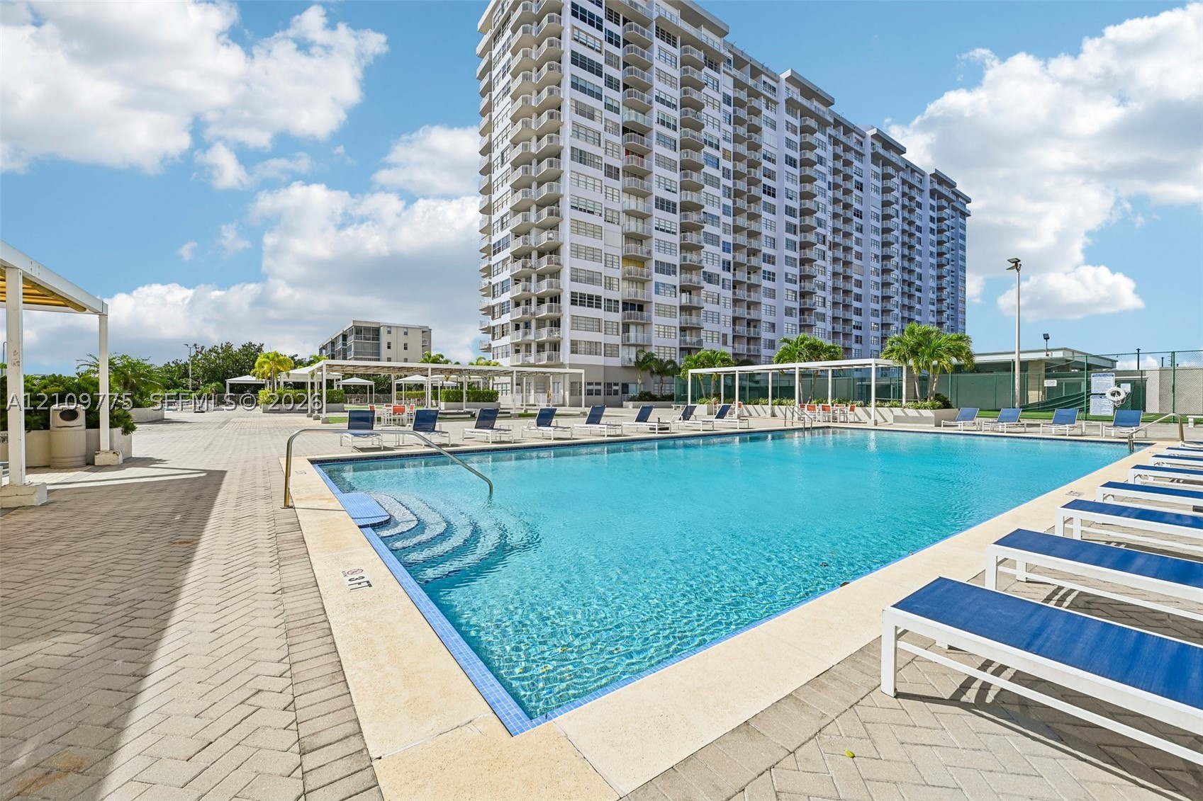 Aventura photo 2