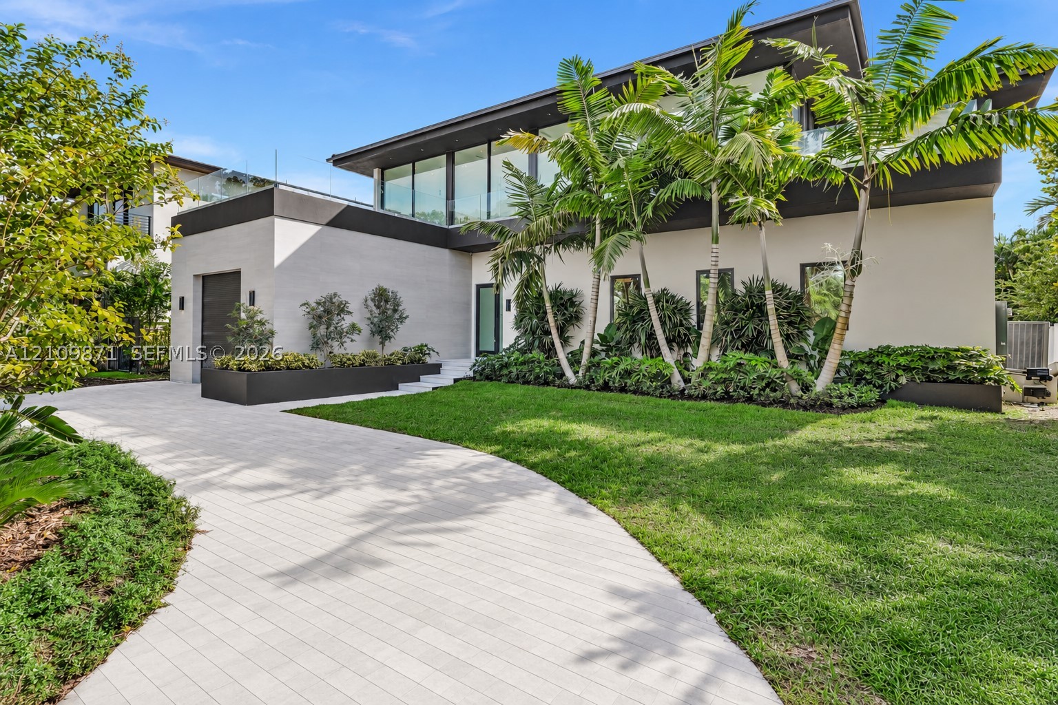 North Miami photo 3