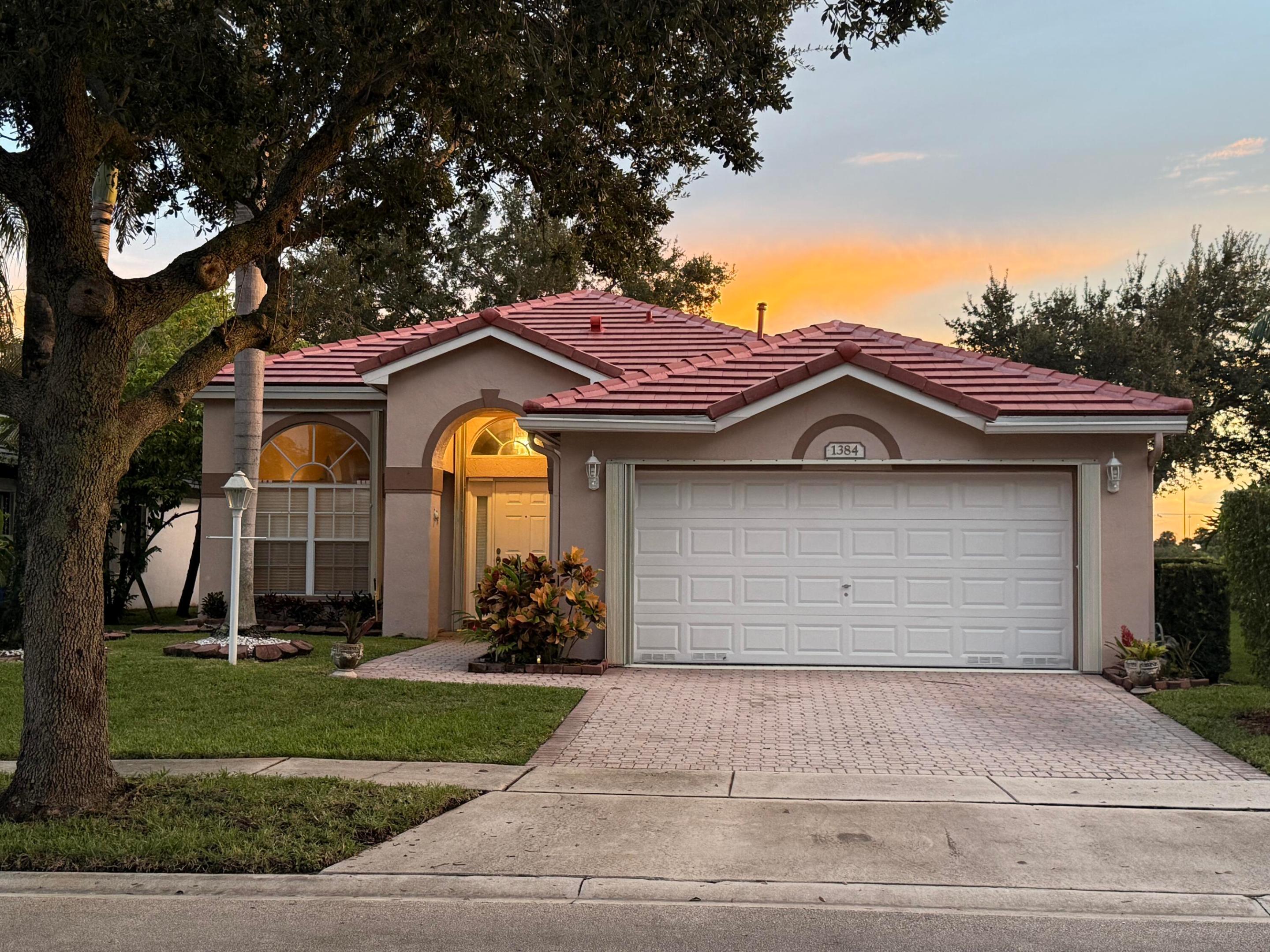 Pembroke Pines photo 2