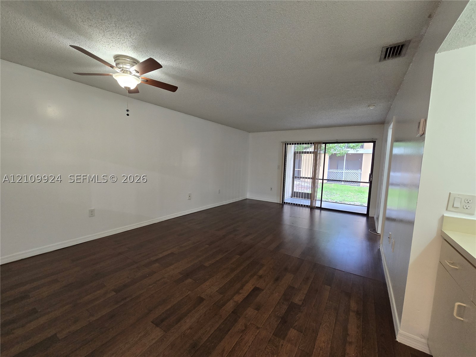Miramar photo 3