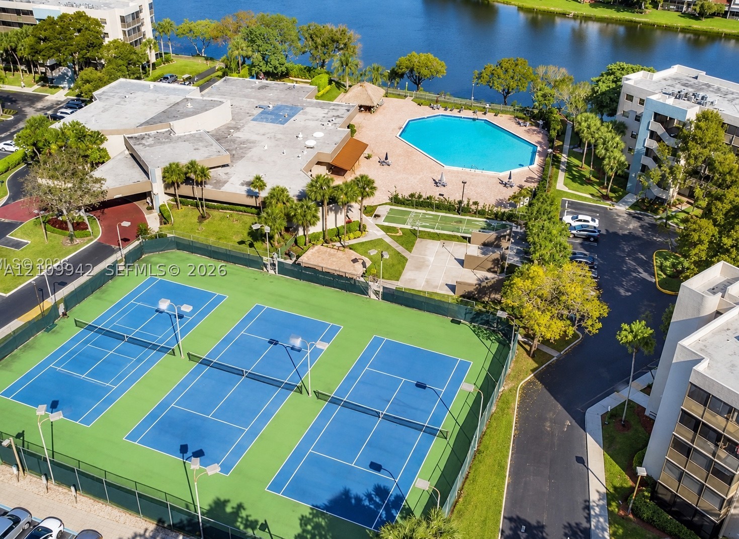 Pembroke Pines photo 2